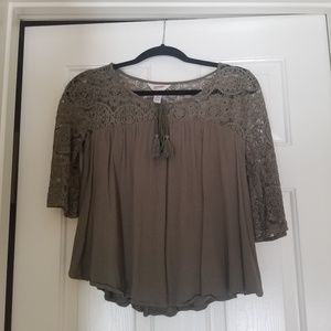 Olive arizona flowy shirt